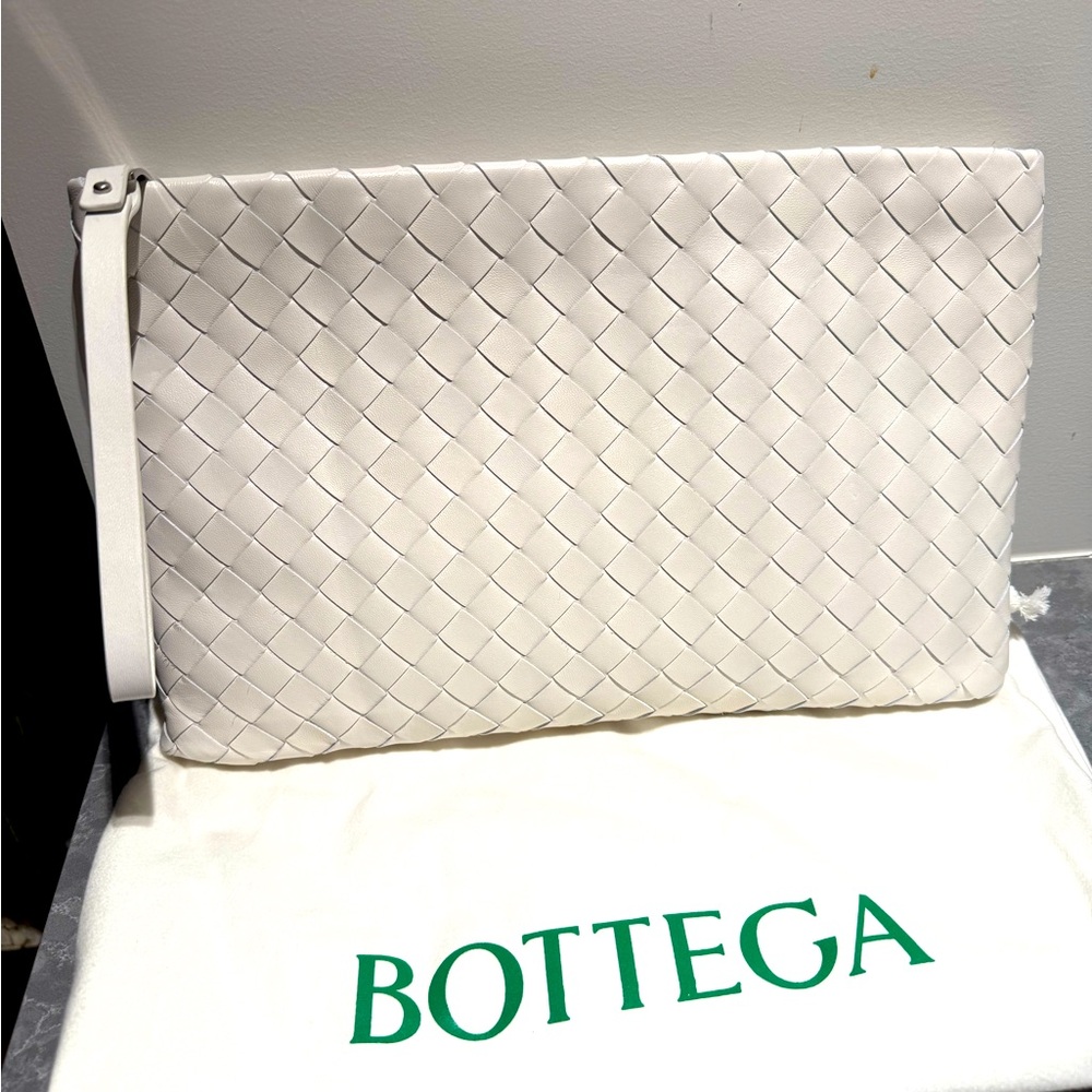 Bottega Veneta Flat White Pouch with Wristlet     Authentic Brand New Never Worn